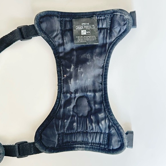 Canada Pooch, The Everything Harness Water-Resistant Series, Size Medium (M) - Picture 7 of 10